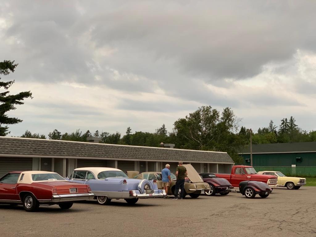 Ambassador Motel Sault Ste. Marie Buitenkant foto