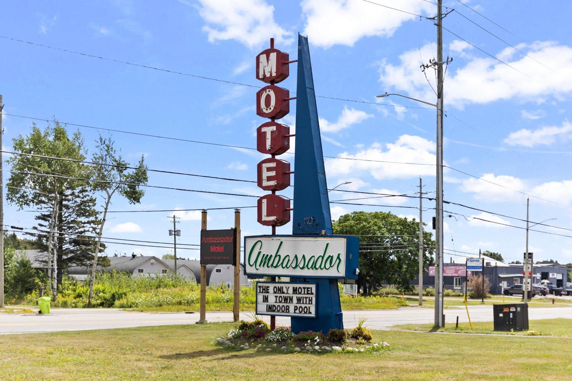 Ambassador Motel Sault Ste. Marie Buitenkant foto