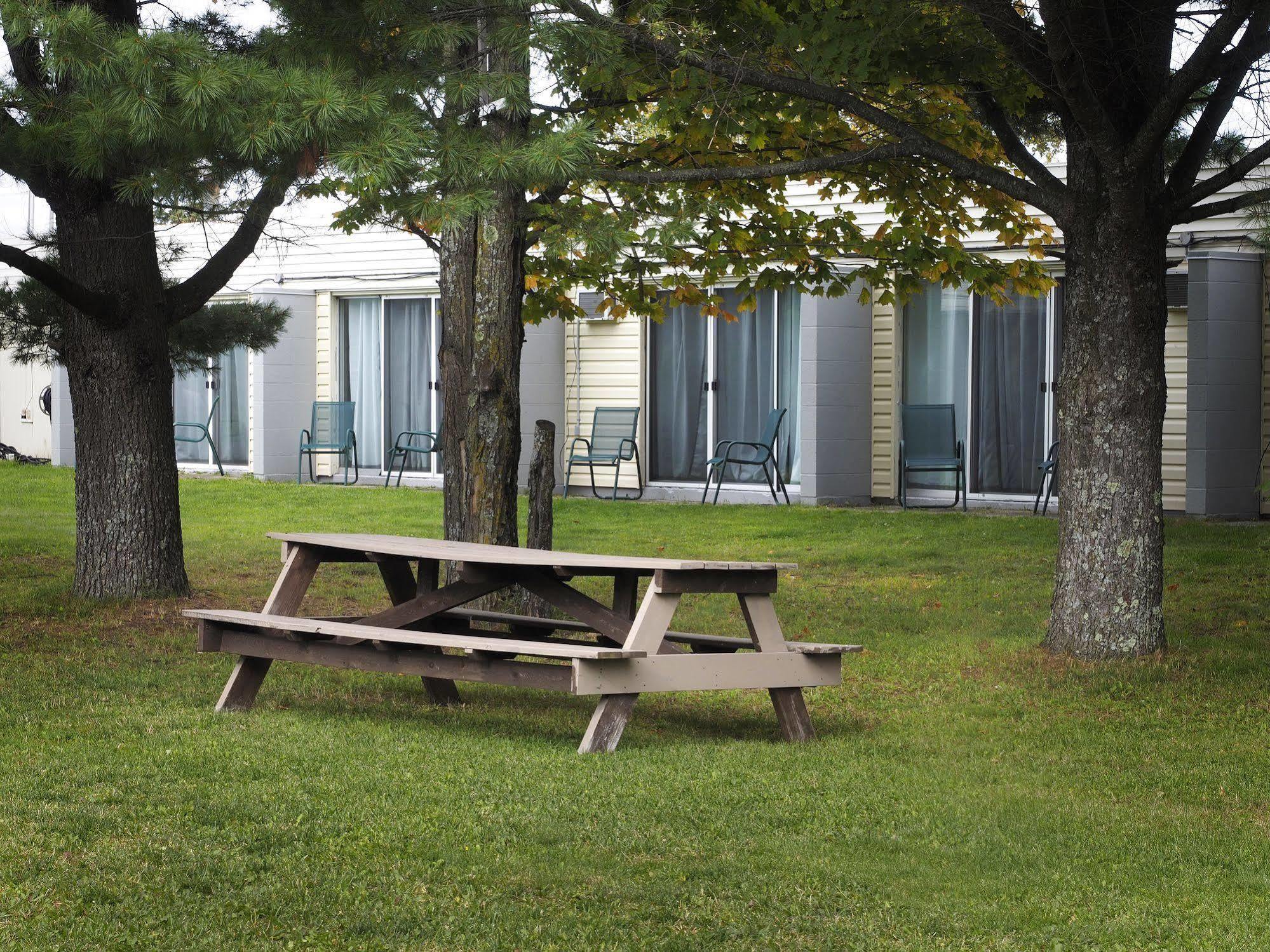 Ambassador Motel Sault Ste. Marie Buitenkant foto