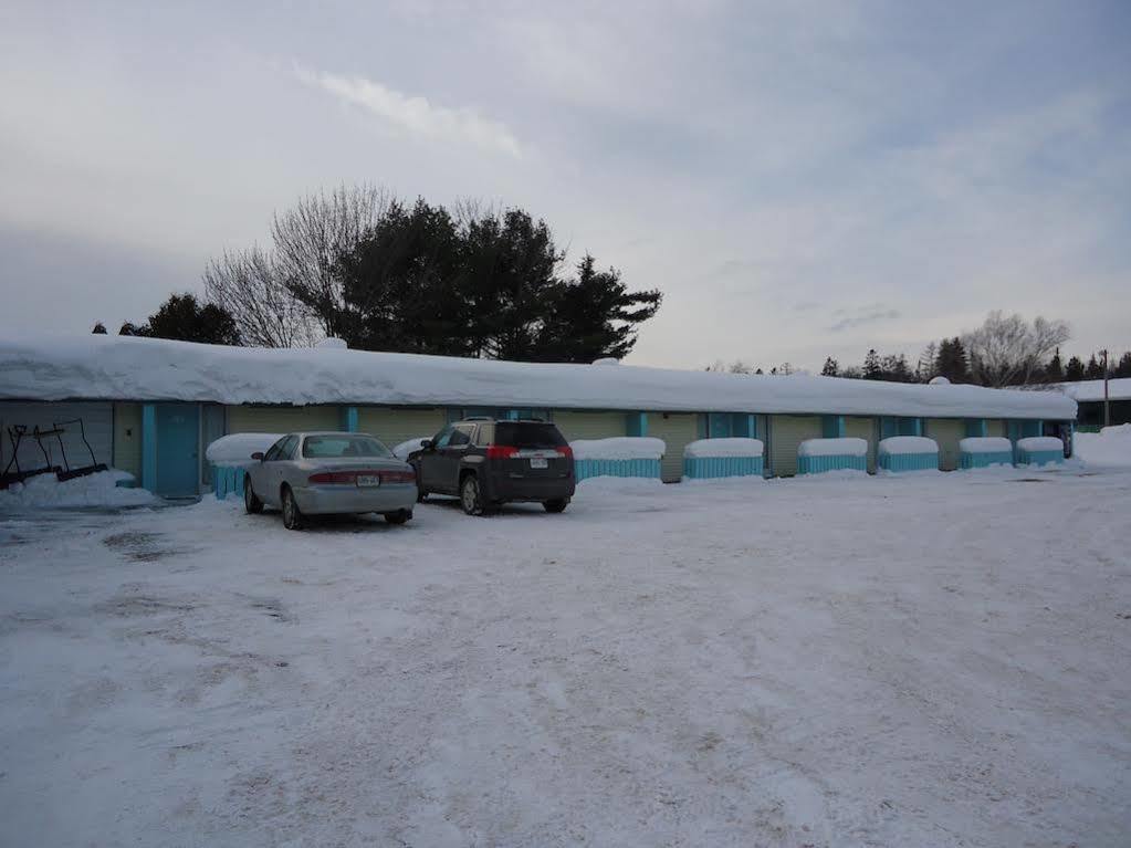 Ambassador Motel Sault Ste. Marie Buitenkant foto
