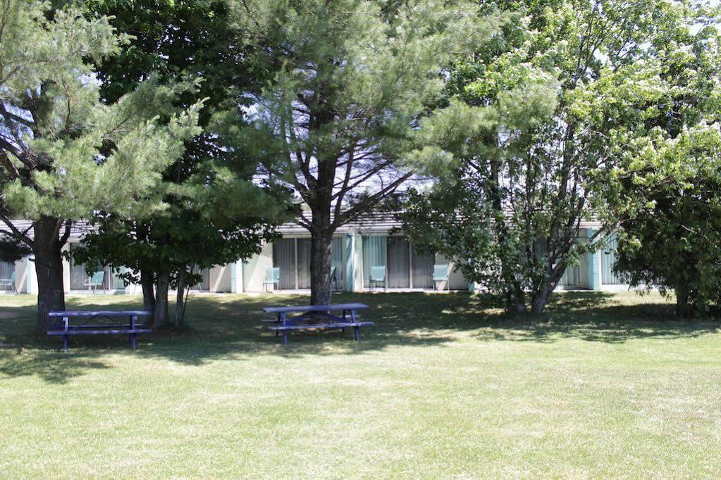 Ambassador Motel Sault Ste. Marie Buitenkant foto